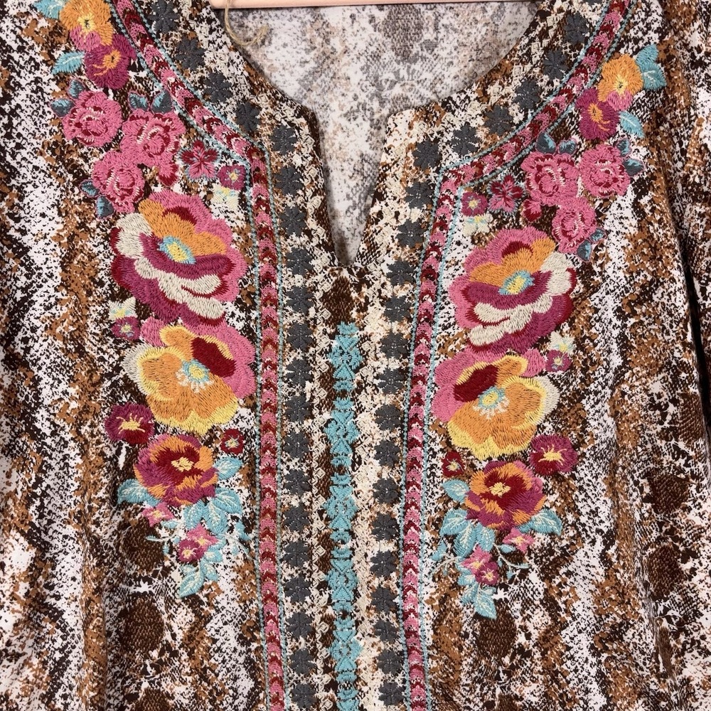Savanna Jane Brown Multi Floral Embroidered V-Neck Blouse - Picture 4 of 9